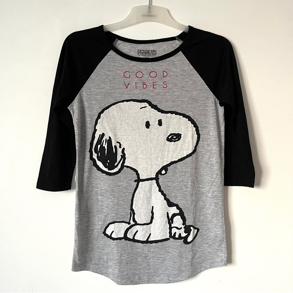 Woman’s Size Small Peanuts Snoopy Long Sleeve T Shirt